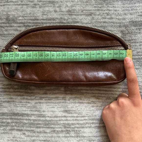 RUDSAK Brown Leather Isabelle pouch in excellent condition! - Picture 5 of 17